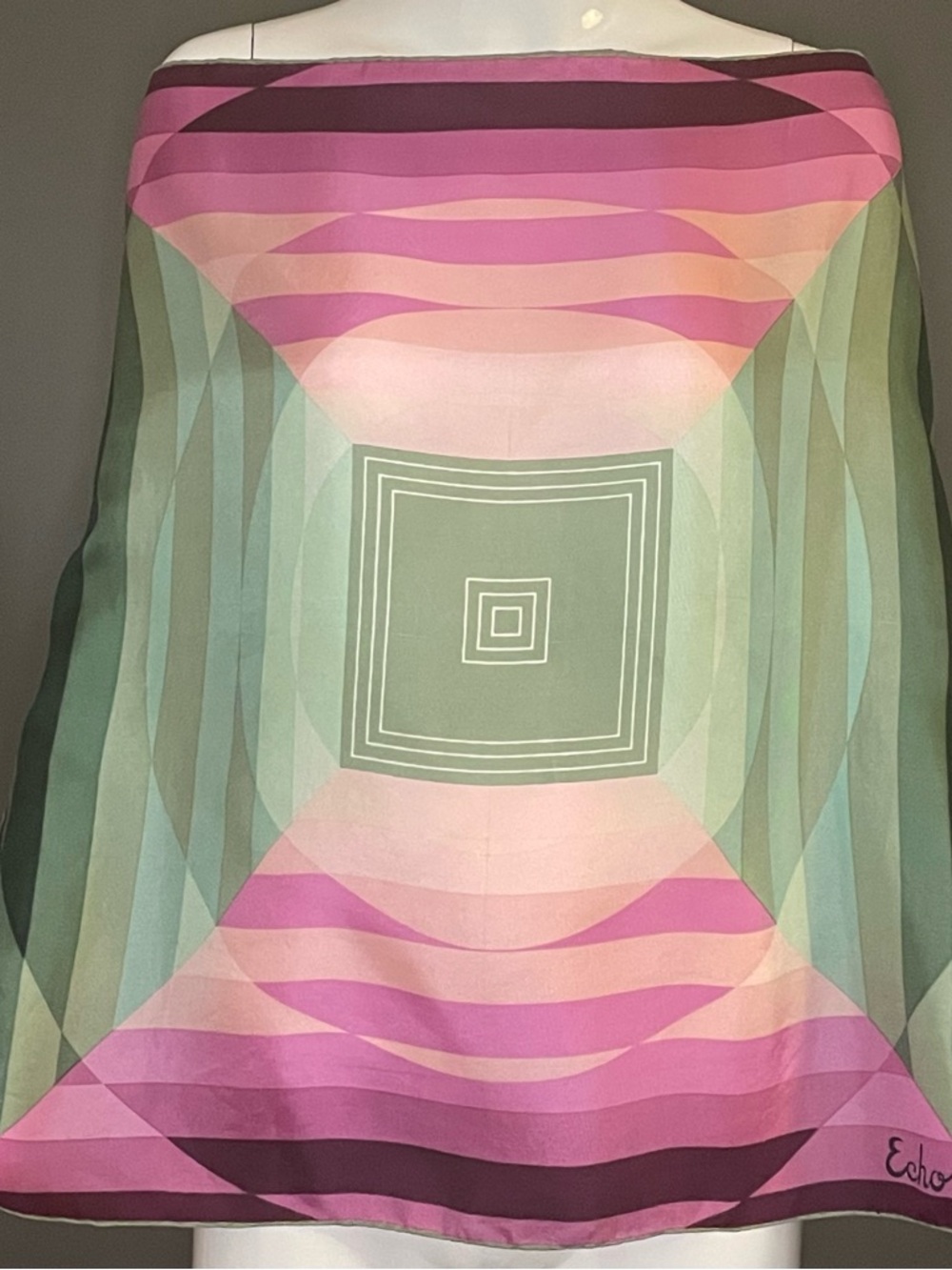 Gorg Vintage Echo Silk Scarf Pinks Greens 22 In Very Good Condition - Picture 3 of 9